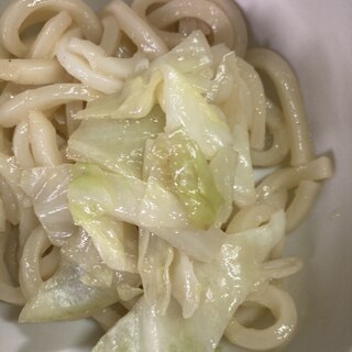 キャベツと玉ねぎの焼きうどん